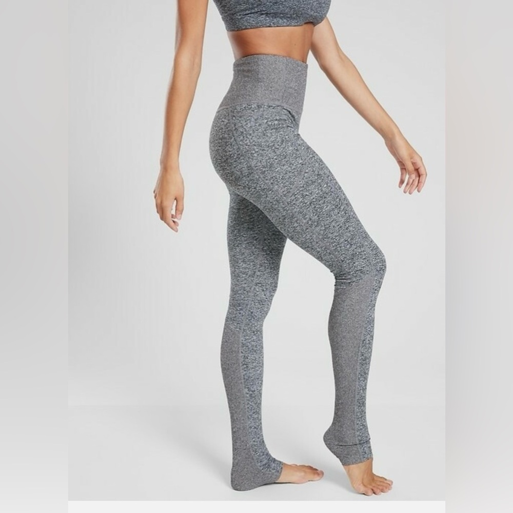Athleta Exhale Heel Tight in soft luxe- Size S - heather grey with pockets